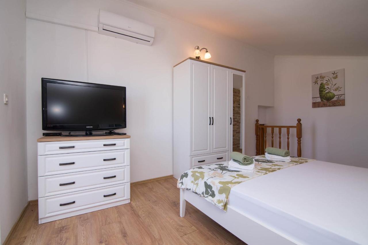 Nereo Apartment Mali Losinj Exterior photo